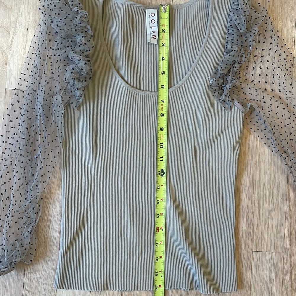 Anthropologie Dolan beige Ruffled Blouse size S
Bought at anthro store - Picture 11 of 14